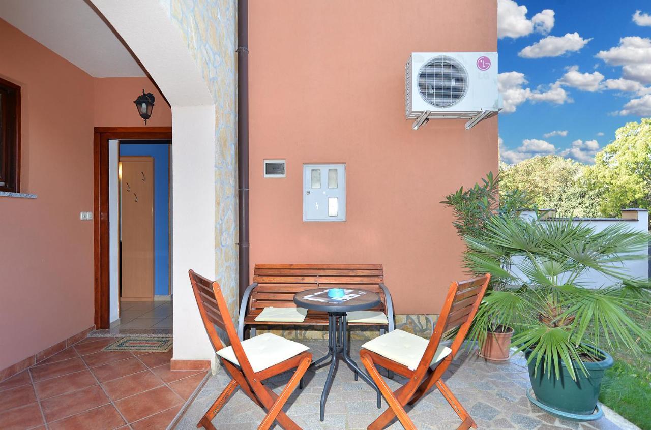 Apartment Puzar 295 Stinjan Luaran gambar