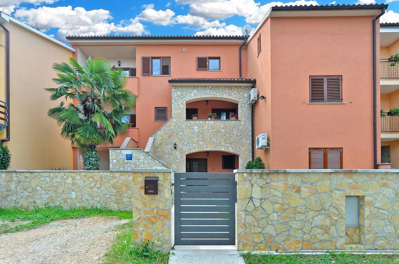Apartment Puzar 295 Stinjan Luaran gambar